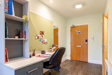 1 bed flat, 17-23 High Street, City Centre, Bangor, LL571NP - Image 1